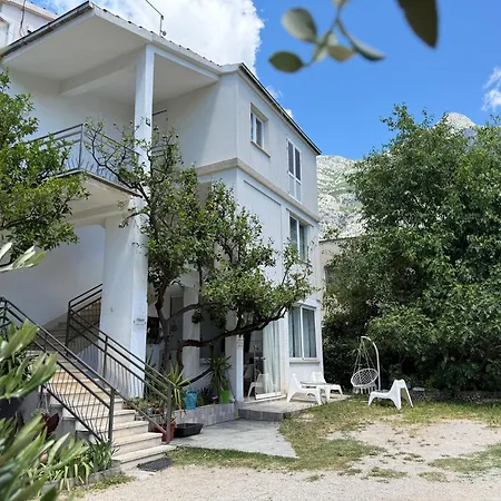 Marin * Makarska